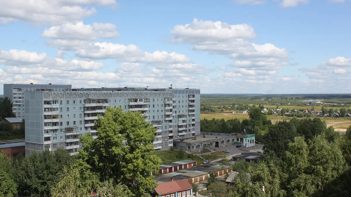 Вид на Сыктывкар с высокого берега