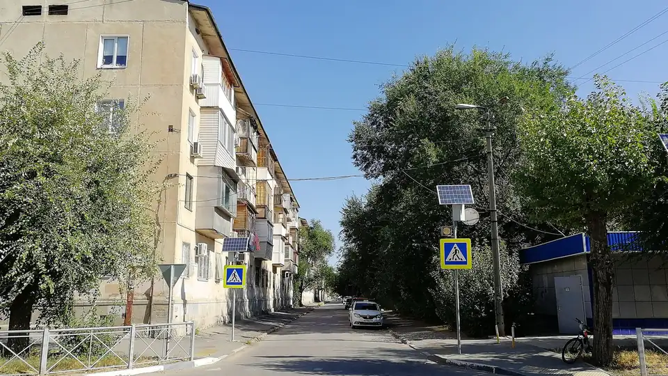 Улица в центре города Волжский